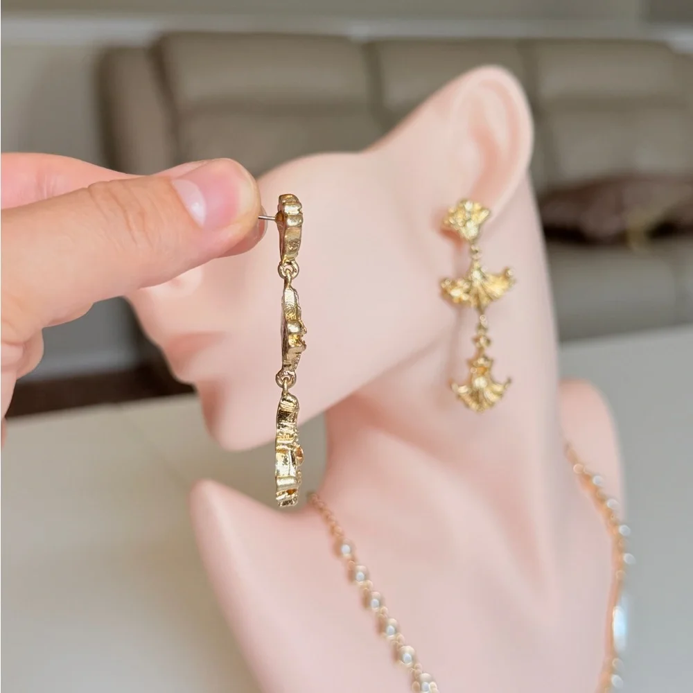 Gold Ginkgo Drop Earrings - Elegant Women Jewelry